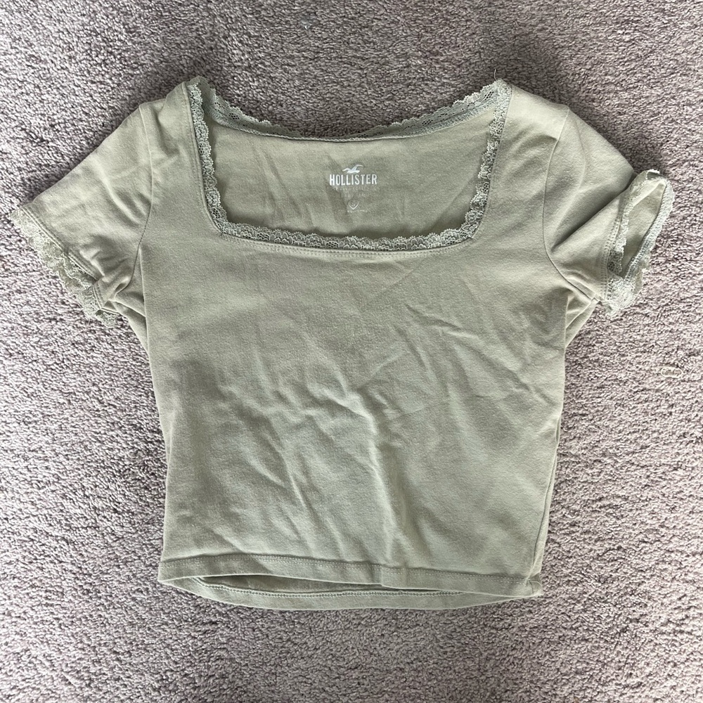 Hollister basic tee
